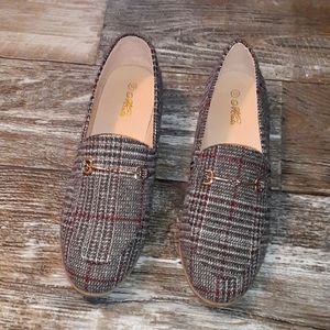 Brand new women's flats.